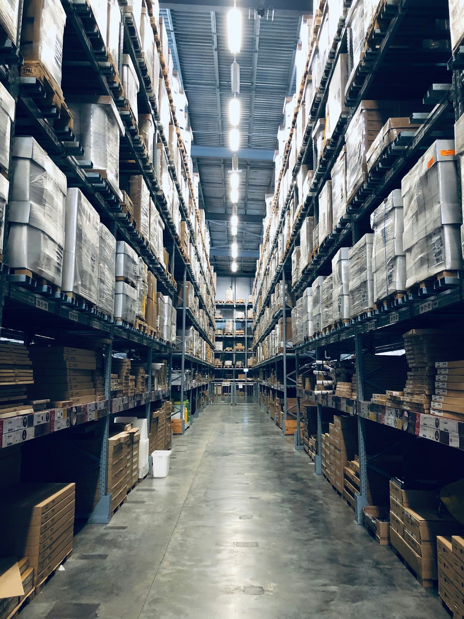 APB Logistics საწყობის ინტერიერი